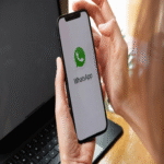 Paquetes npm maliciosos atacan a desarrolladores de WhatsApp mediante un interruptor de desactivación remota.
