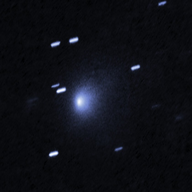 El telescopio Hubble ha capturado la imagen más detallada del cometa interestelar, revelando que nuestras estimaciones previas sobre su tamaño eran completamente incorrectas.