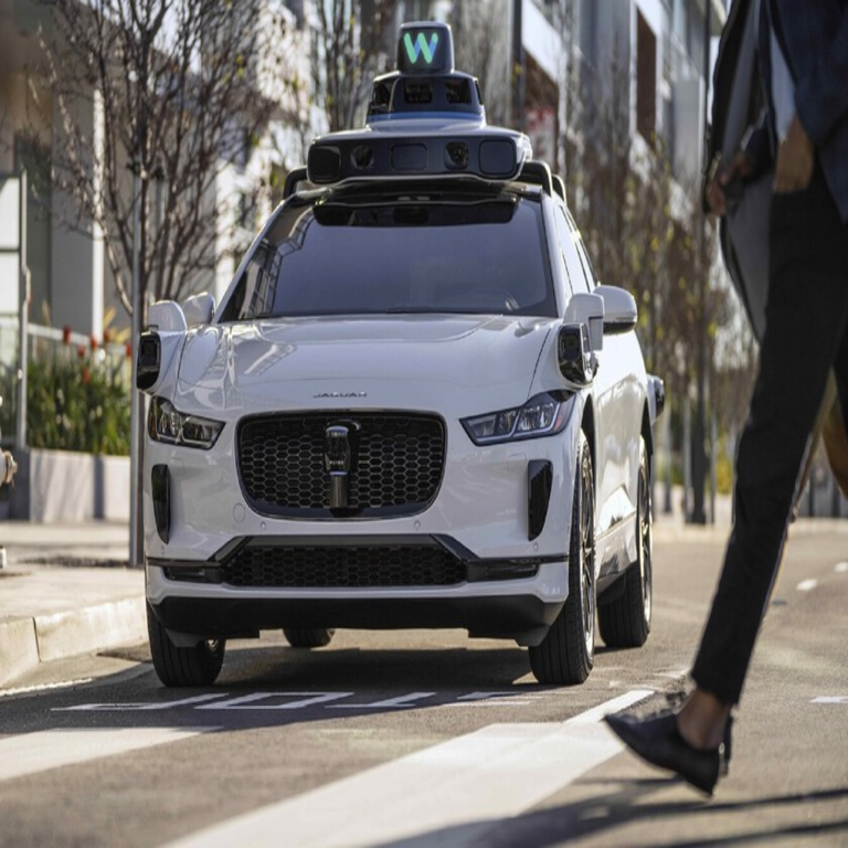 En Estados Unidos los usuarios pagan más por prescindir de conductores humanos, valorando el beneficio adicional del silencio que ofrece Waymo como factor clave de éxito.