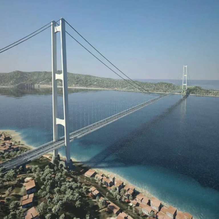 Italia construirá el puente colgante con el mayor vano del mundo, financiado con fondos de los presupuestos de la OTAN.