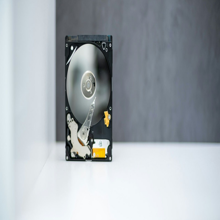 No deseches tus discos duros antiguos: conoce estas 4 alternativas para reutilizarlos de manera profesional.
