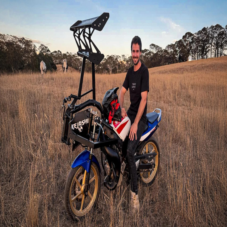Kent, el joven ingeniero mecánico que desarrolló una motocicleta con sistema de tracción y suspensión optimizados: “El manejo presenta un control completamente innovador”.