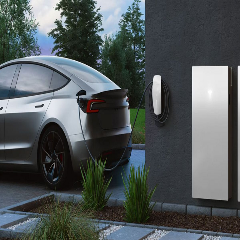 Elon Musk busca expandirse en Europa al transformar Tesla en una empresa de suministro eléctrico residencial, desafiando a Iberdrola.