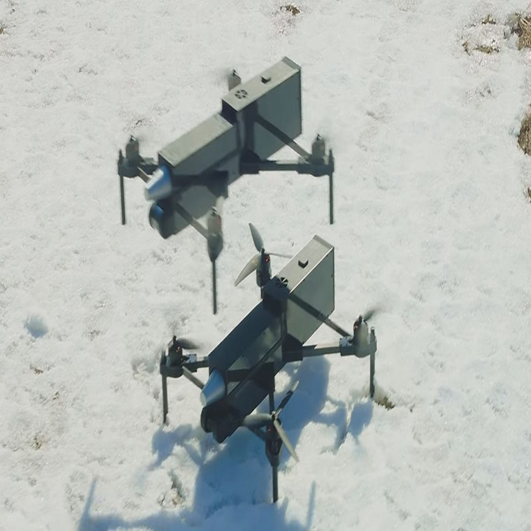 Desarrolladores de Corea del Sur han diseñado drones con inteligencia artificial que posibilitan el control simultáneo de 100 unidades por un único operador.