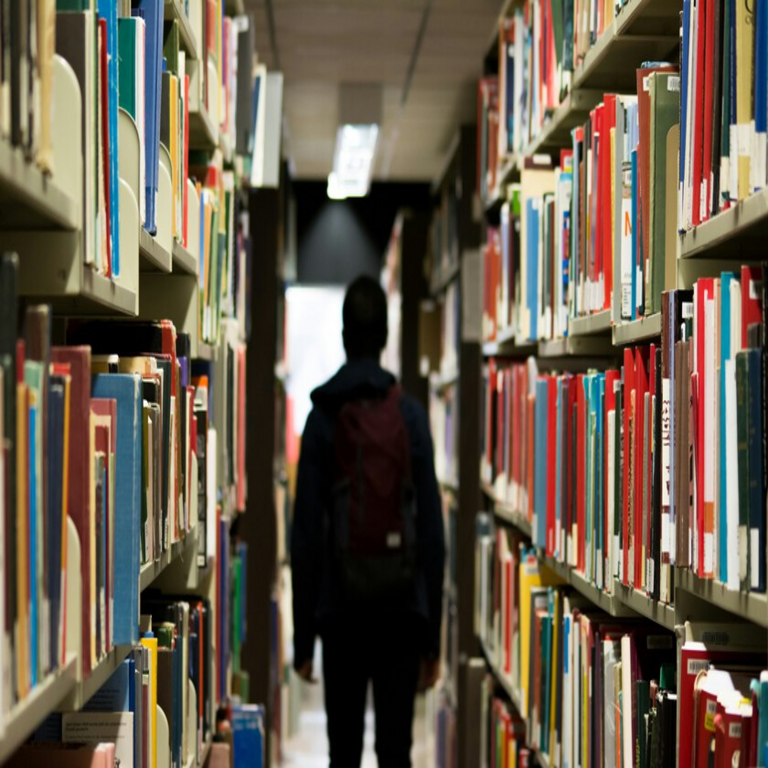 Si se cuestiona la utilidad de asistir a la universidad, la evidencia indica que efectivamente conlleva beneficios económicos sostenidos a lo largo de la vida profesional.