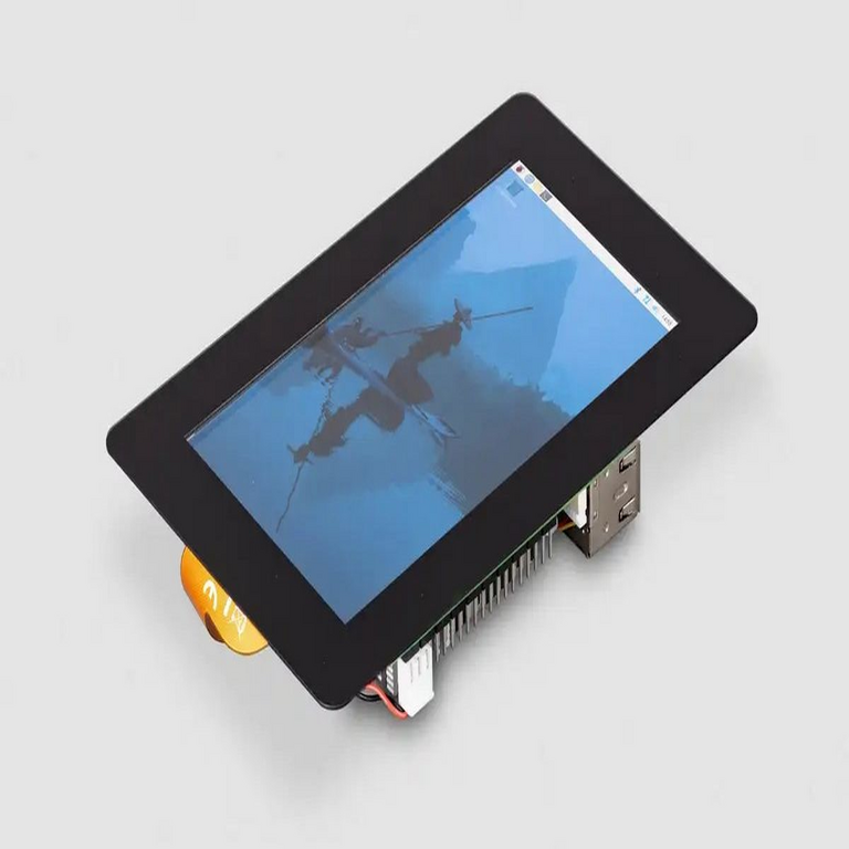 Raspberry Pi presenta una pantalla táctil oficial de 5 pulgadas con un costo de solo 40 euros, diseñada para proyectos multimedia.