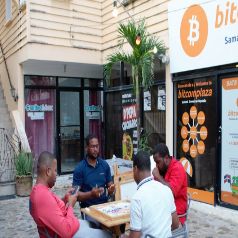 Bitcoin resuena con la idiosincrasia de una comunidad que opera y soluciona problemas al margen del Estado.