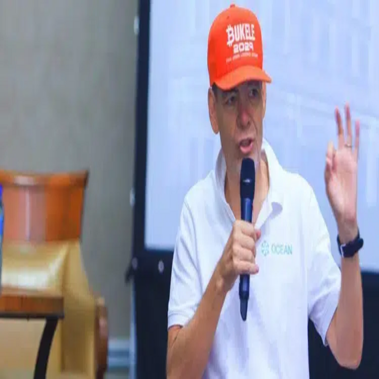 Max Keiser expone los requisitos fundamentales para que una nación adopte el modelo de adopción bitcoiner implementado por El Salvador.