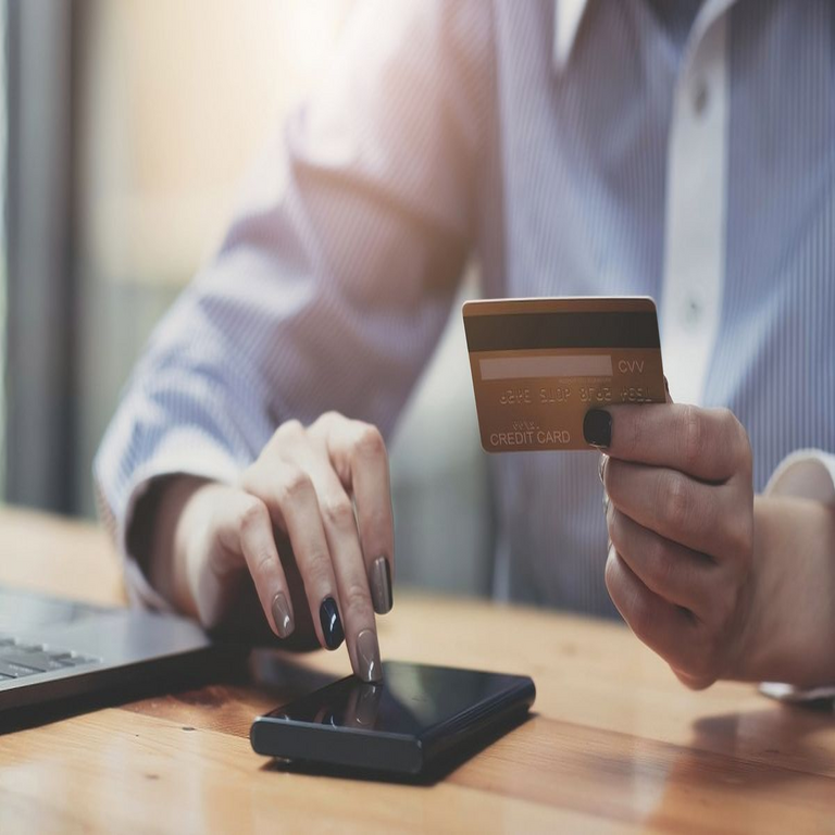 Los especialistas advierten sobre los riesgos de las nuevas modalidades de fraude mediante inteligencia artificial: ninguna entidad o individuo se considera exento de vulnerabilidad.