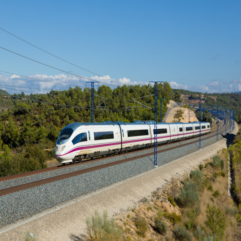 La intensa vibración provocó el desbordamiento del agua en los sanitarios. Renfe enfrenta un problema de infraestructura en Cataluña, y el AVE de Lleida representa el incidente más reciente.