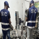 Operativo de Interpol incauta 97 millones de dólares en allanamiento contra cibercriminalidad africana.