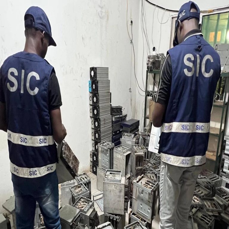 Operativo de Interpol incauta 97 millones de dólares en allanamiento contra cibercriminalidad africana.