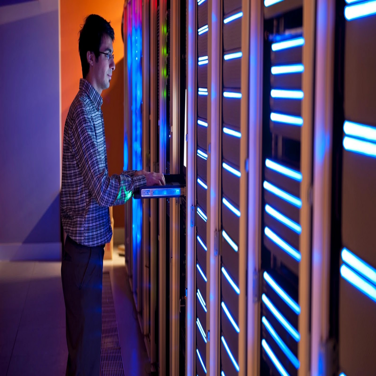 Ciberdelincuentes comprometen servidores VPS para infiltrar cuentas de Software como Servicio (SaaS).