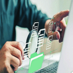 ¿Se encuentra inmerso en el desorden digital? Identifique si presenta conductas de acumulación electrónica y conozca las estrategias para optimizar su gestión de información.