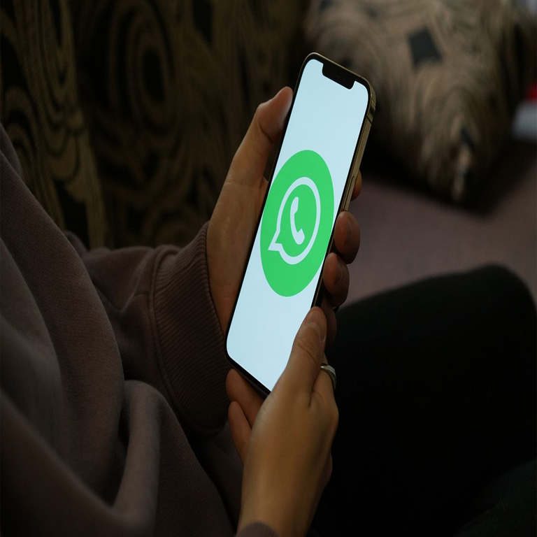 WhatsApp planea utilizar la infraestructura de Instagram para la verificación de identidad en perfiles.