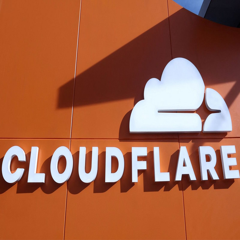 LaLiga amenaza con emprender acciones legales contra los propietarios de sitios web que utilizan los servicios de Cloudflare.