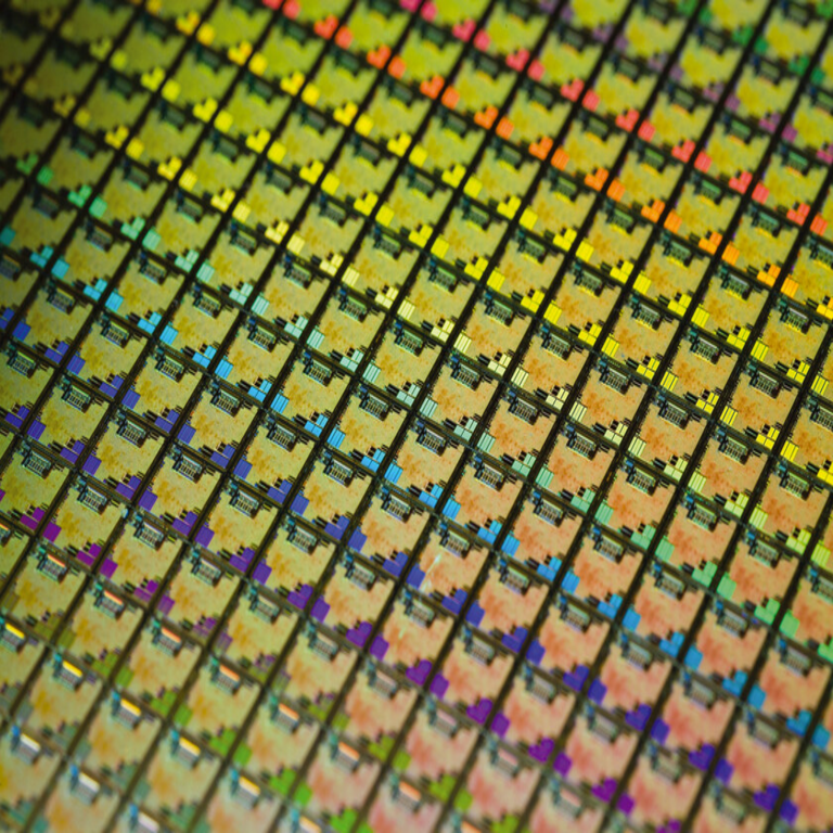 DeepSeek ha sugerido que ya no depende de los chips de NVIDIA, y existen indicios sobre la identidad de su nuevo proveedor.
