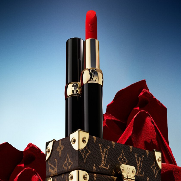 El dispositivo iPhone de la serie ‘Lipstick’, desarrollado por Louis Vuitton, proyecta un alto volumen de ventas anticipadas; según reportes, la recepción por parte de los clientes es notablemente positiva.