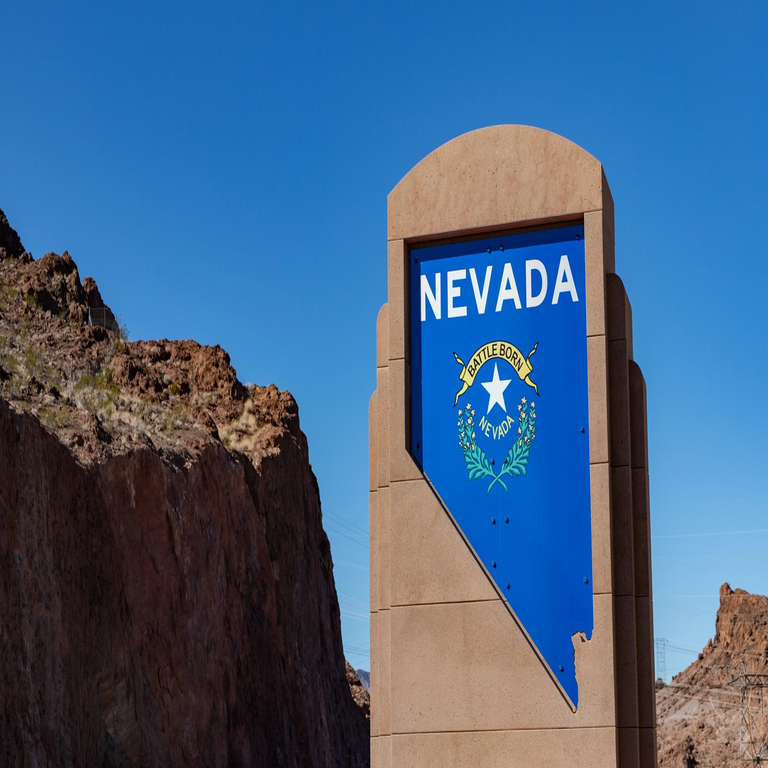 Nevada clausura oficinas estatales tras interrupción de sistemas de TI por ciberataque.