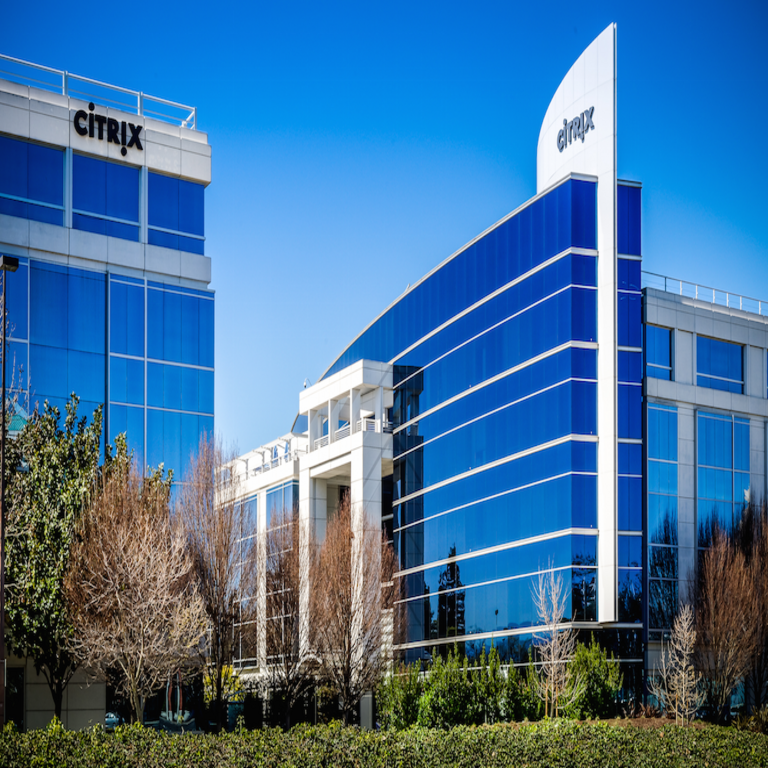 Citrix ha corregido tres vulnerabilidades en NetScaler, una de ellas explotada activamente en entornos reales.