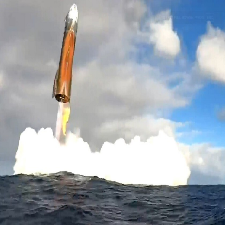 La racha negativa de Starship ha concluido: el décimo vuelo fue exitoso y demostró la capacidad del cohete para desplegar satélites Starlink.