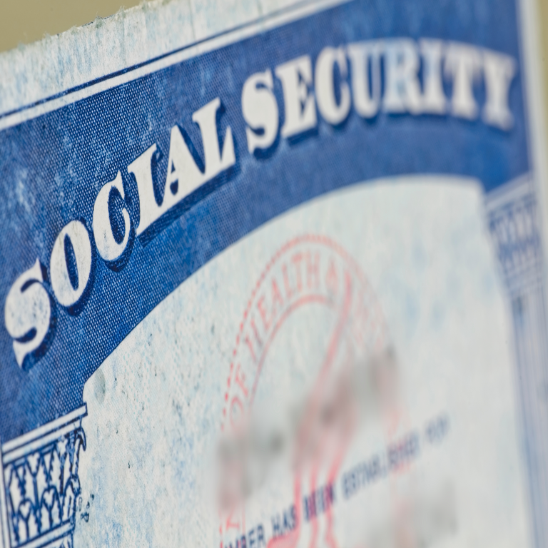 Denunciante: DOGE alojó base de datos del Seguro Social que cubre 300 millones de estadounidenses en nube no segura.
