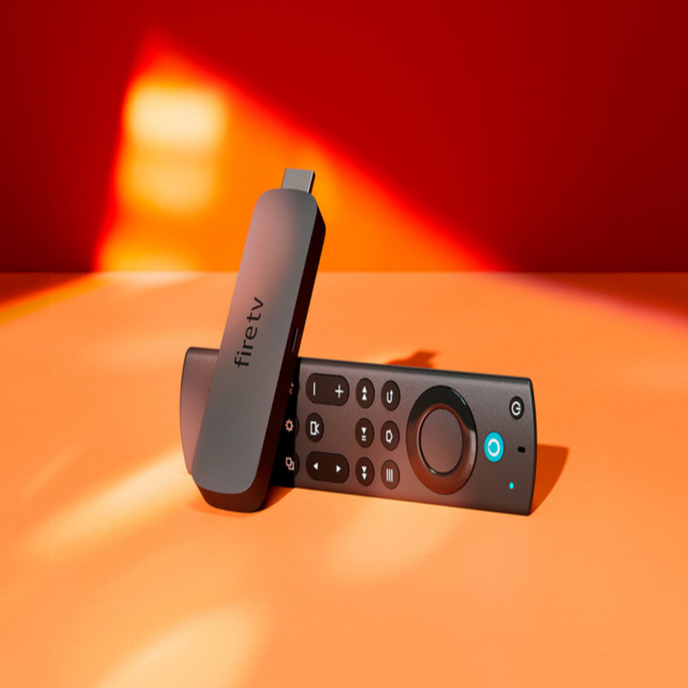 Existe un método para operar el Fire TV Stick sin conexión a una toma de corriente, requiriendo únicamente un accesorio específico.