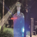 Seúl ha implementado un agente de policía holográfico que se despliega cada noche en un parque, con el objetivo estratégico de disuadir actividades delictivas.
