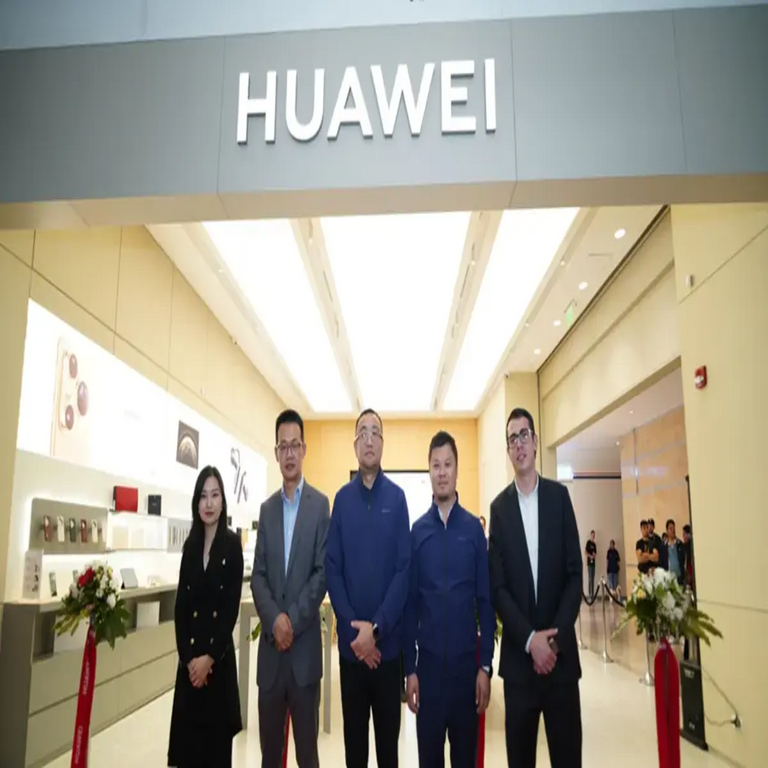 Huawei establece dos nuevos espacios de experiencia en Bogotá.