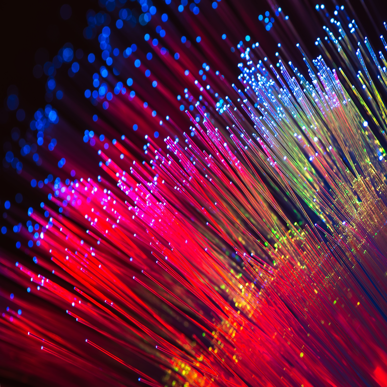 La fibra de núcleo hueco de Microsoft registra la menor pérdida de señal jamás alcanzada.