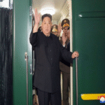 Kim Jong Un fue el último asistente en incorporarse al desfile en China, ya que los líderes de Corea del Norte no utilizan transporte aéreo, sino que se desplazan en vehículos blindados.
