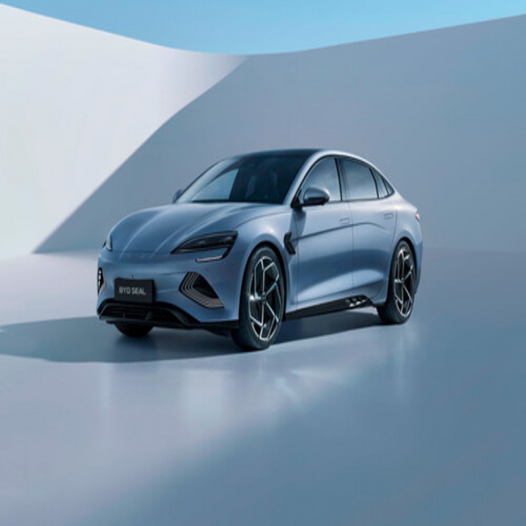 Considerábamos imparable a BYD en el sector de vehículos eléctricos; sin embargo, la compañía ha registrado su primer revés significativo, con una caída del 30% en sus beneficios.