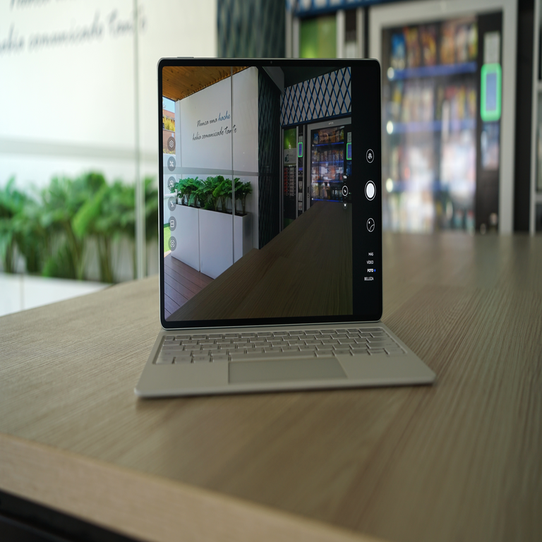 Huawei anuncia un competidor directo para el iPad Pro con un precio significativamente inferior y que incluye el teclado sin costo adicional.