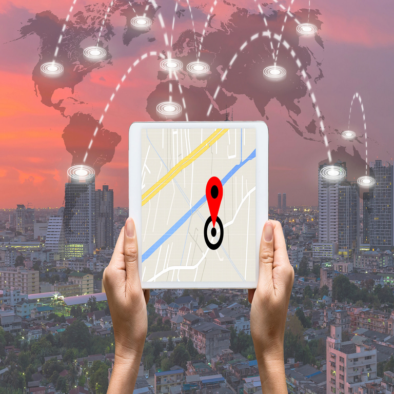 Un gobierno deshabilita e interrumpe el sistema GPS, generando un colapso de tráfico sin precedentes.
