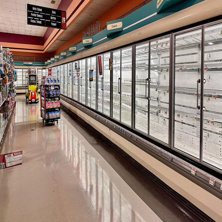 La vulnerabilidad en sistemas de refrigeración que podría comprometer la preservación de alimentos en cámaras frigoríficas de supermercados a nivel global.