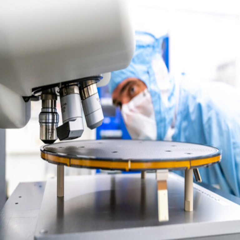 Sería una grave insensatez comprometer su posición, disponiendo del mayor presupuesto de I+D de la industria de los semiconductores: Marc Hijink, experto y autor de ‘The ASML Way’.