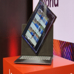 En la era de TikTok, las pantallas de los ordenadores portátiles mantienen su orientación horizontal; la propuesta de Lenovo incorpora un panel giratorio.