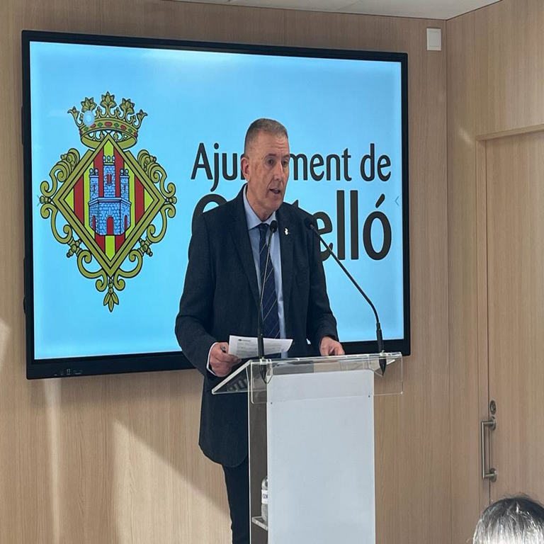 Análisis de la viabilidad técnica y económica para la implementación de sistemas de energía renovable en entornos industriales.