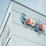 La Comisión Europea sanciona a Google con una multa de 2.950 millones de euros, siendo lo más significativo que la autoridad regulatoria exige la posible cesión de una división de su negocio publicitario.