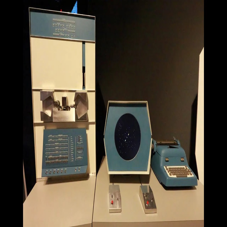 «Spacewar!»: Cómo los primeros hackers crearon el primer videojuego popular. Parte 1.