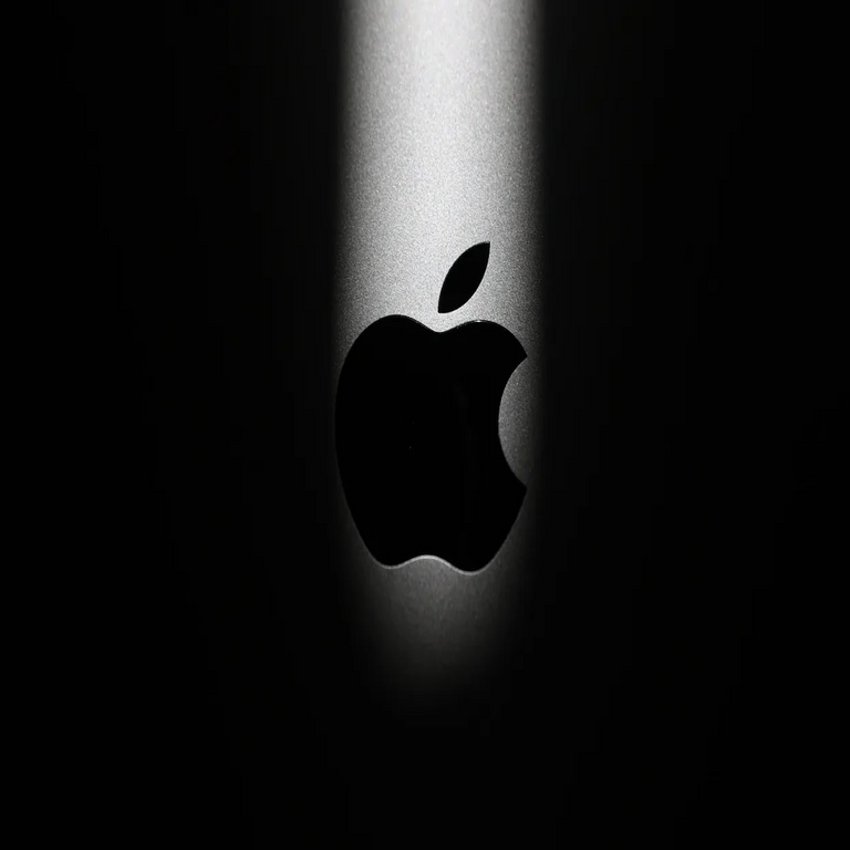 Fin de una era: Apple se queda rezagada en la revolución de la IA, el iPhone 17 se muestra impotente.