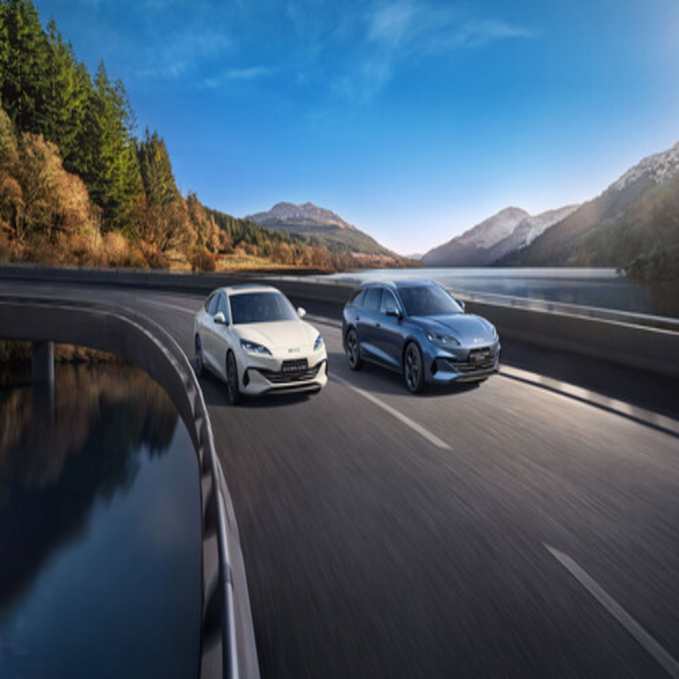 BYD se propone competir con los híbridos europeos mediante el Seal 6 DM-i, un modelo que ofrece una autonomía eléctrica de 105 km y una autonomía total de hasta 1.505 km.