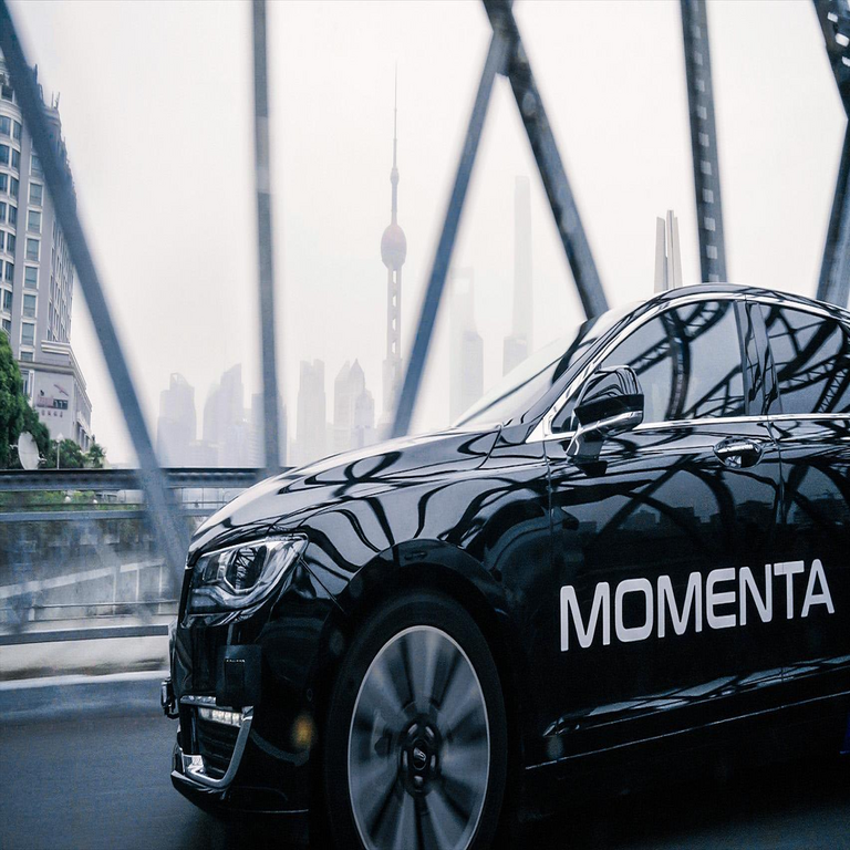 Uber se enfoca en Tesla y Waymo con sus vehículos autónomos: iniciará pruebas de conducción automatizada en Europa a partir de 2026.
