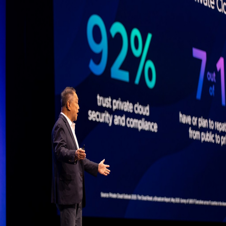 Broadcom promociona VMware con capacidades nativas de IA, aunque los avances no son revolucionarios.