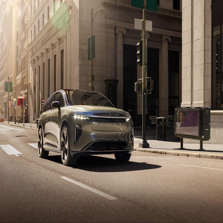 El Vicepresidente de Automotriz de NVIDIA enfatiza “La seguridad primero, siempre” al presentar el futuro de los vehículos definidos por IA en IAA Mobility.