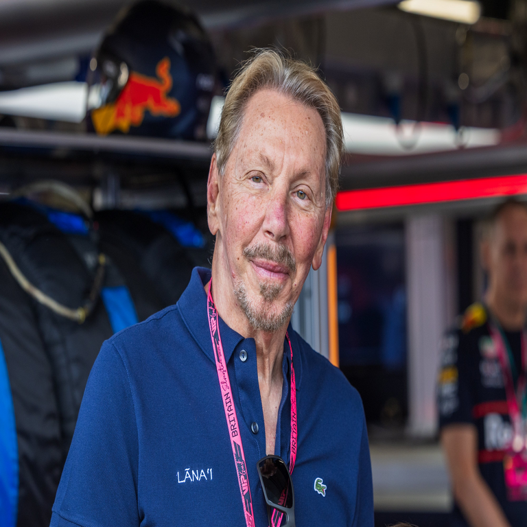 El liderazgo de Elon Musk se ve amenazado: Larry Ellison de Oracle se aproxima a la posición de la persona más acaudalada del mundo.