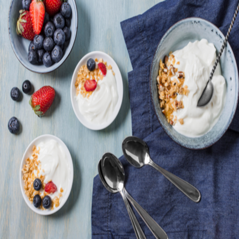 El yogur griego ha dominado el lineal de productos lácteos en los supermercados, siendo su alto contenido proteico el factor clave de su éxito.