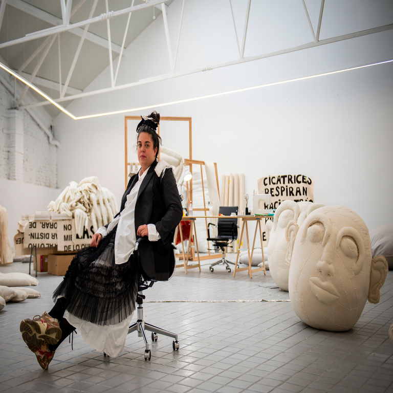 La artista Ela Fidalgo afirma que la rareza constituye la experiencia más enriquecedora posible.