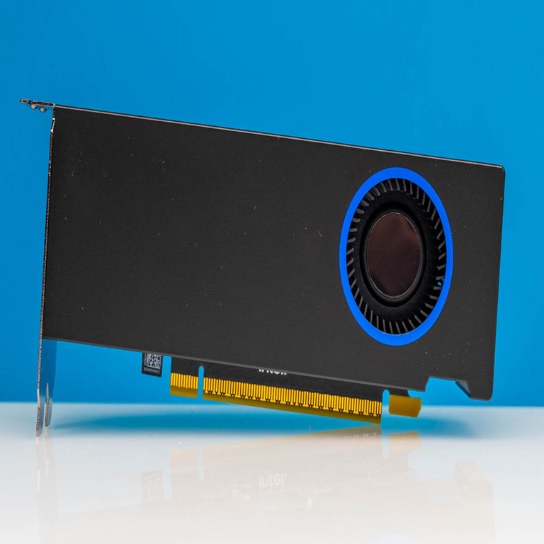 Intel Arc Pro B50: tarjeta gráfica de perfil bajo con 16 GB de memoria para mini PC.
