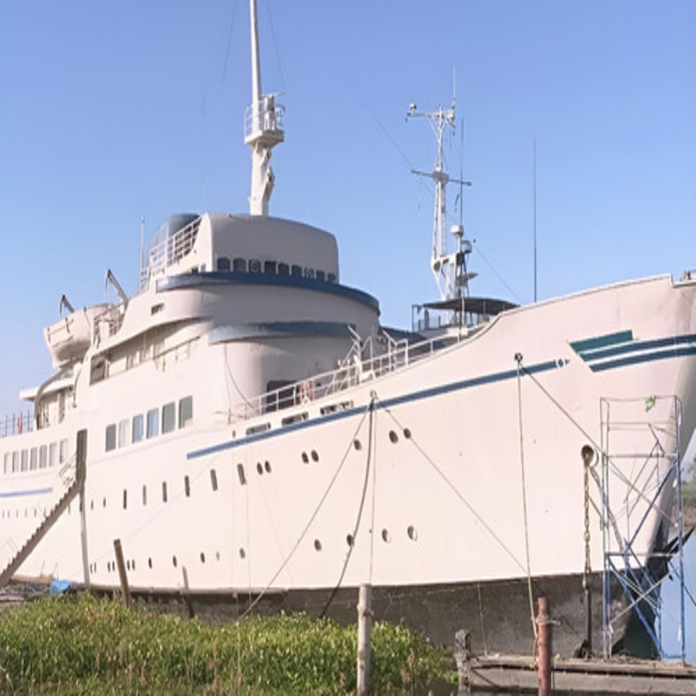 La odisea del emprendedor que adquirió un crucero antiguo, invirtió un millón de dólares en su restauración y no logró obtener rentabilidad de la inversión.